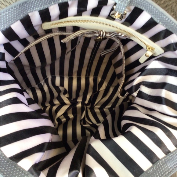 ❌SOLD❌ Henri Bendel Blue Nylon/Leather Tote Bag - Picture 8 of 11